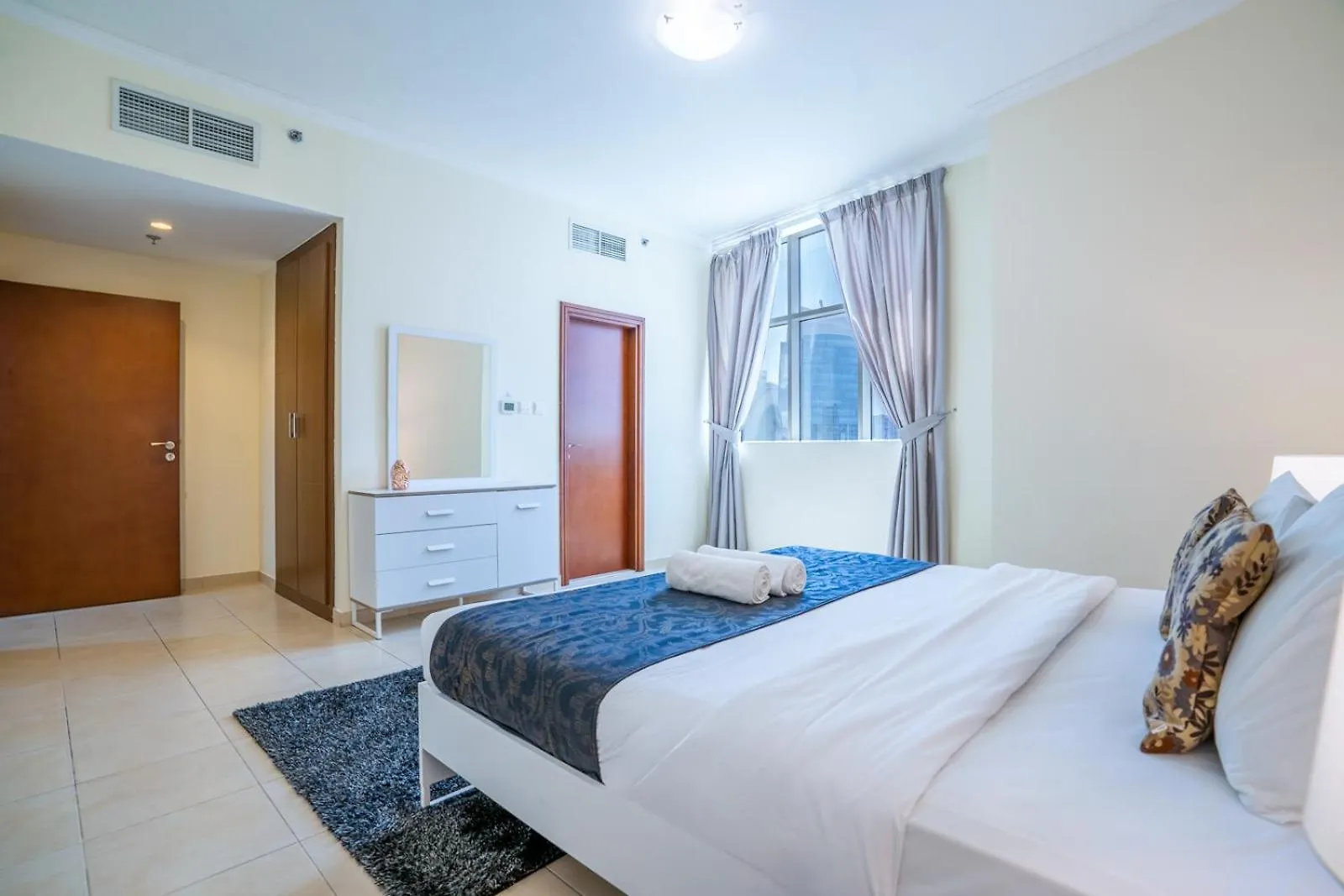 Rh- Prime Location, Spacious 2Br, Walk To Dubai Mall 0*,